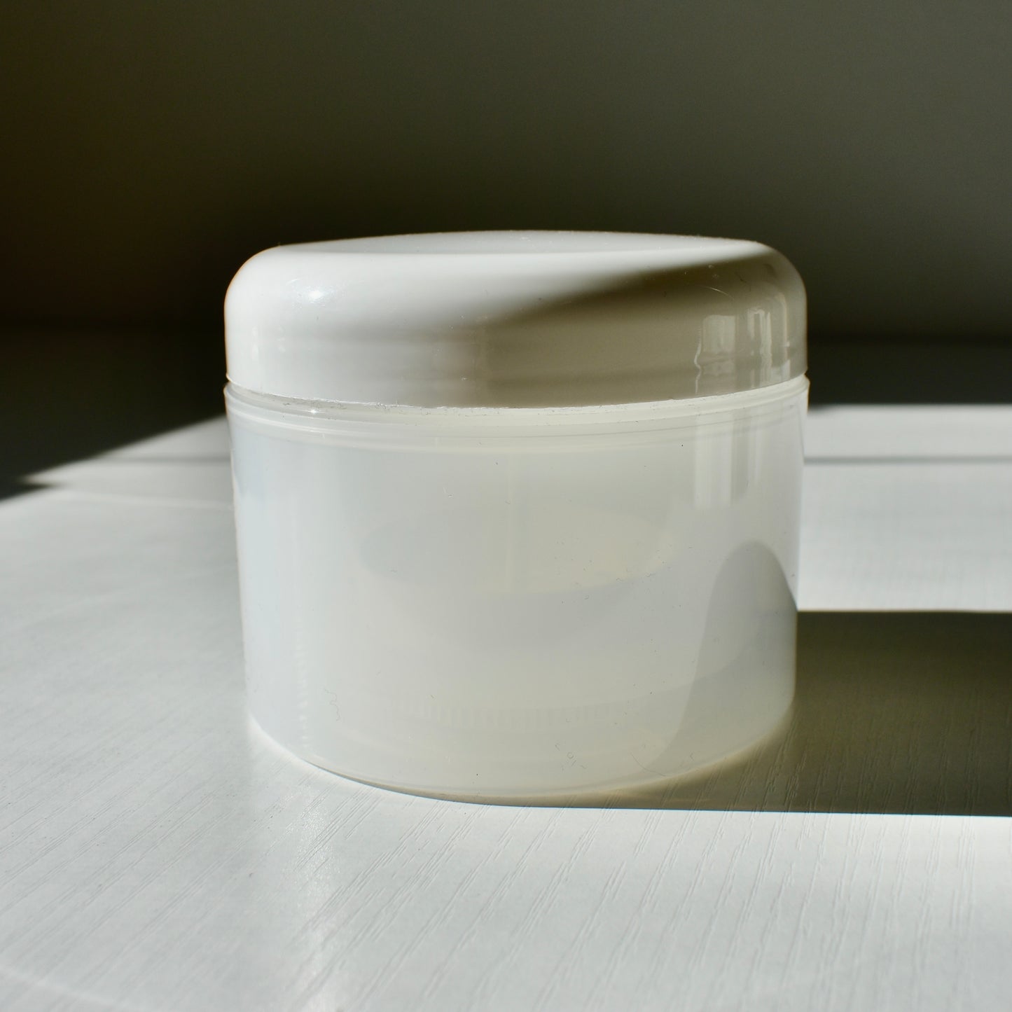 Acetone Resistant Gemstone Container